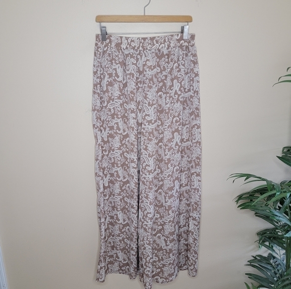 NWT Everyday Chic Boutique | Tan & Cream Paisley Print Wide Leg Beach Pants - Picture 6 of 6